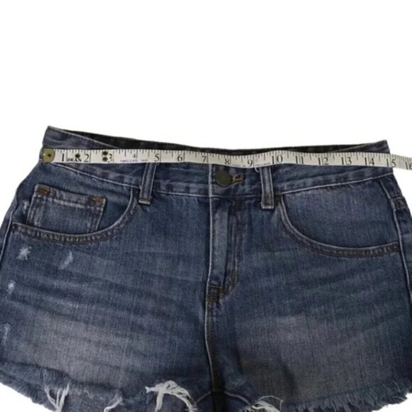 Urban Outfitters BDG Jean Shorts Mid Rise Freja Vintage Fit Blue Size 26 - Picture 7 of 9